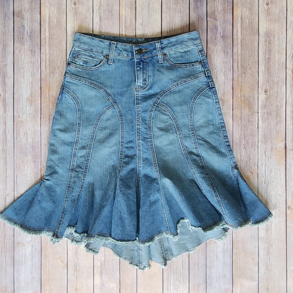 Younique Women's Flared Denim Size 5